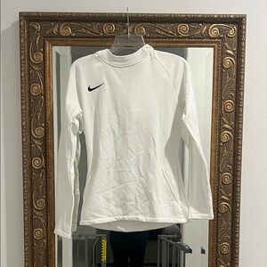 NWT Nike White Long Sleeve Pullover